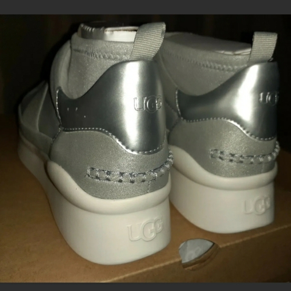 Women's NIB Sz 9.5 UGG AUSTRALIA Silver&White NO-LACE Platform SNEAKER, Shoes - Picture 2 of 10